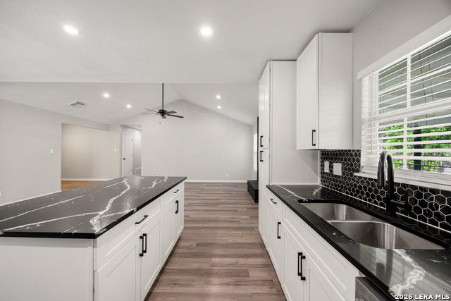 Image 18 of 44 For 12211 Ecksminster St