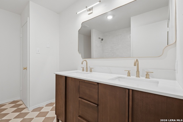 Image 17 of 28 For 486 Olmos Dr E