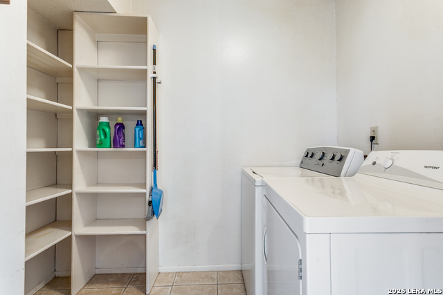 Image 13 of 25 For 7706 Clear Ridge