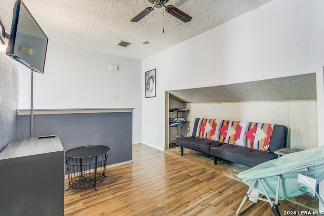 Image 20 of 25 For 7706 Clear Ridge