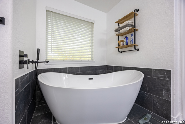 Image 24 of 50 For 4903 Green Jameson