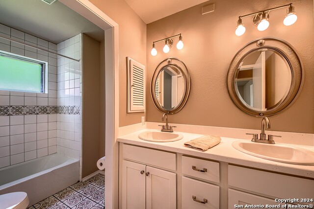 Image 19 of 27 For 117 Mossridge