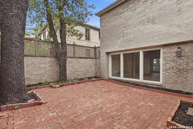 Image 12 of 27 For 484 Olmos Dr E