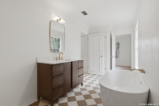 Image 19 of 27 For 484 Olmos Dr E