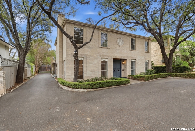 Image 2 of 27 For 484 Olmos Dr E