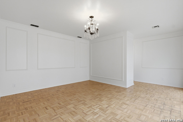 Image 20 of 27 For 484 Olmos Dr E