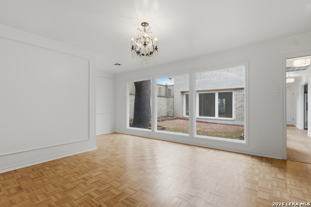 Image 21 of 27 For 484 Olmos Dr E