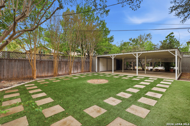 Image 24 of 27 For 484 Olmos Dr E