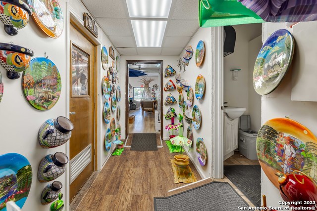 Image 10 of 31 For 1950 Panam Expressway N