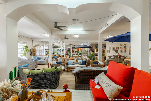 Image 12 of 31 For 1950 Panam Expressway N