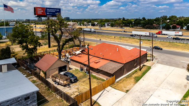 Image 19 of 31 For 1950 Panam Expressway N