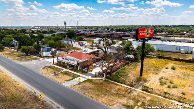 Image 23 of 31 For 1950 Panam Expressway N
