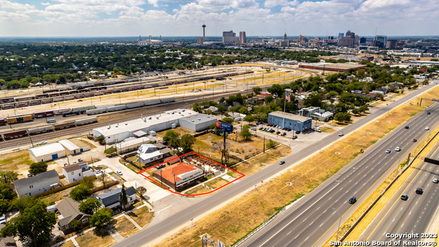 Image 26 of 31 For 1950 Panam Expressway N