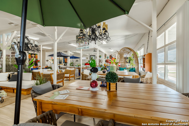 Image 4 of 31 For 1950 Panam Expressway N