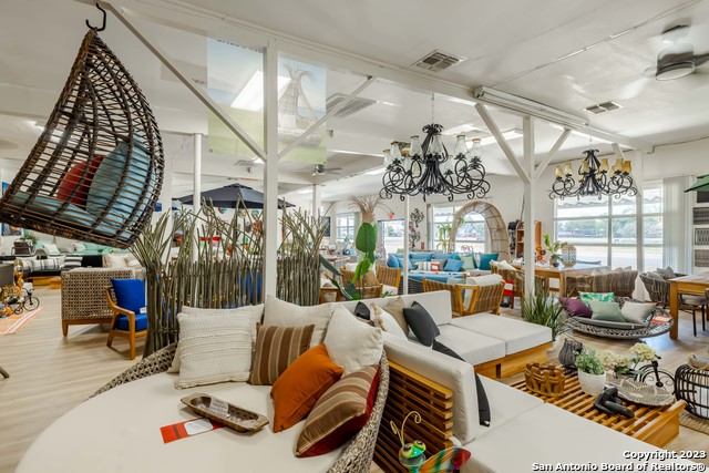 Image 7 of 31 For 1950 Panam Expressway N