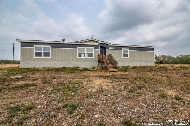 Image 2 of 40 For 290 Lilly Bear Ln.