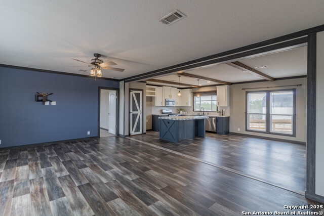 Image 3 of 40 For 290 Lilly Bear Ln.