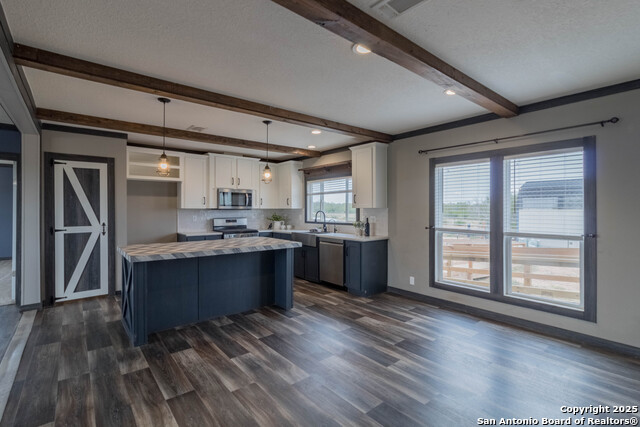 Image 7 of 40 For 290 Lilly Bear Ln.