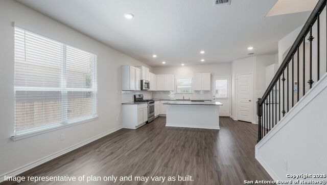 Image 7 of 61 For 14606 Sabine Loop Road