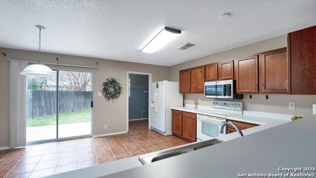 Image 11 of 39 For 3967 Cherokee Blvd