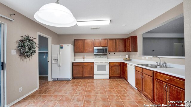 Image 13 of 39 For 3967 Cherokee Blvd