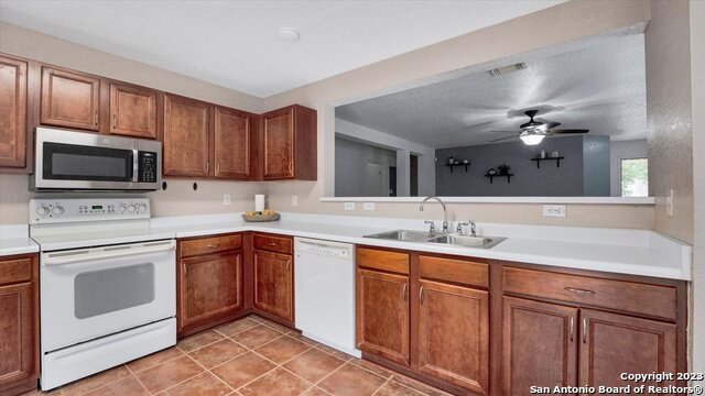 Image 15 of 39 For 3967 Cherokee Blvd