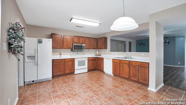 Image 17 of 39 For 3967 Cherokee Blvd