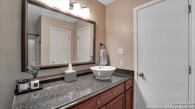 Image 24 of 39 For 3967 Cherokee Blvd