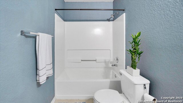 Image 27 of 39 For 3967 Cherokee Blvd