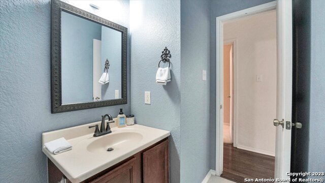 Image 28 of 39 For 3967 Cherokee Blvd