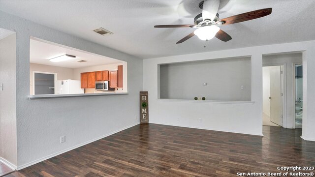 Image 8 of 39 For 3967 Cherokee Blvd