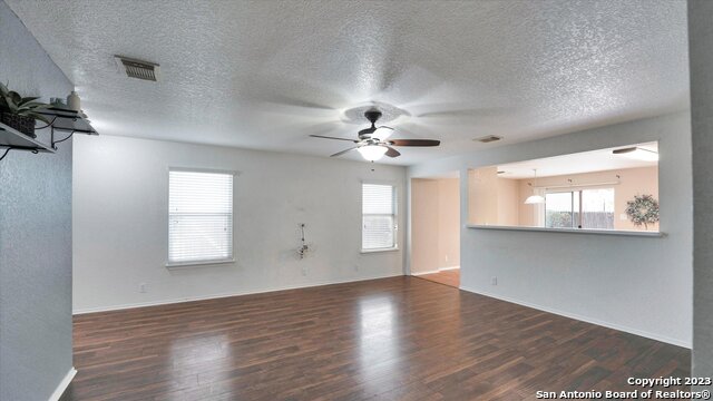 Image 9 of 39 For 3967 Cherokee Blvd