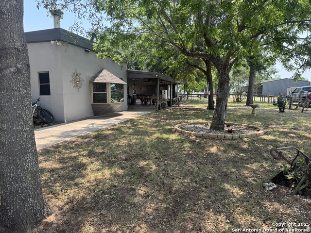 Listing photo id 12 for 7084 Richter