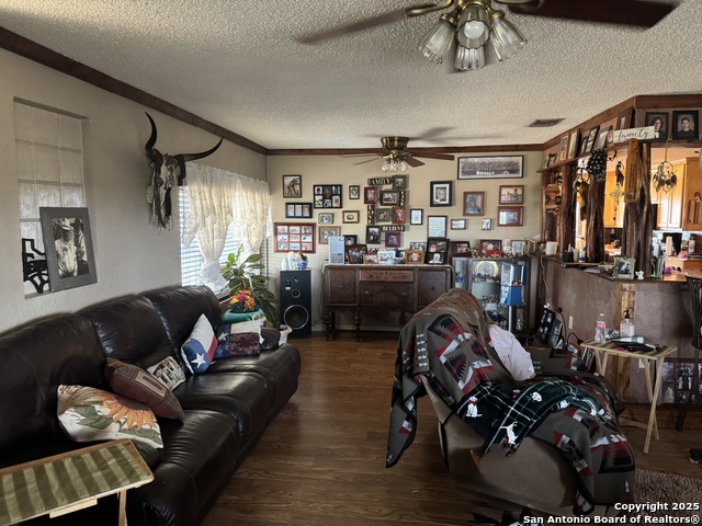 Listing photo id 21 for 7084 Richter