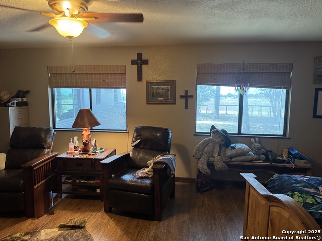 Listing photo id 23 for 7084 Richter