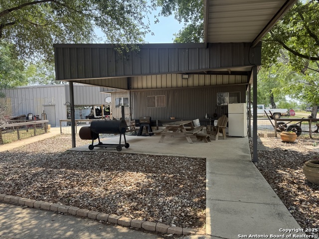 Listing photo id 31 for 7084 Richter