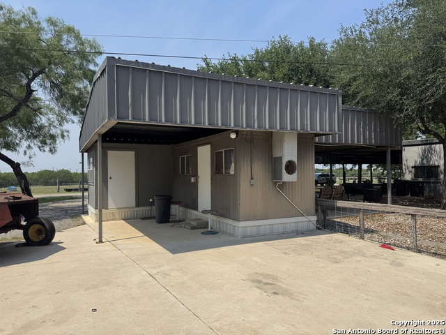 Listing photo id 35 for 7084 Richter