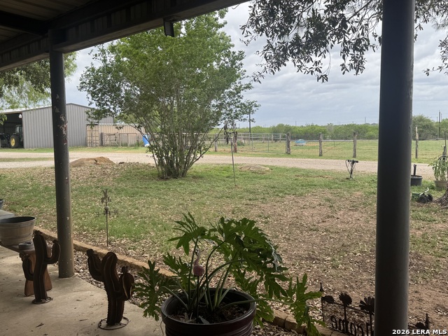 Listing photo id 2 for 7084 Richter