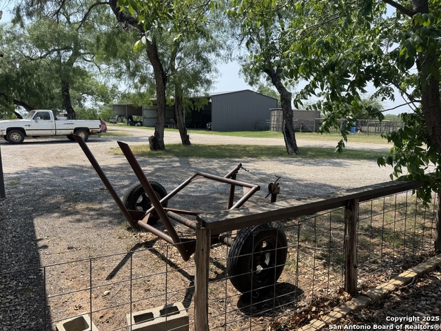 Listing photo id 40 for 7084 Richter