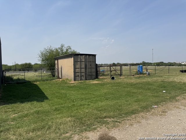 Listing photo id 49 for 7084 Richter