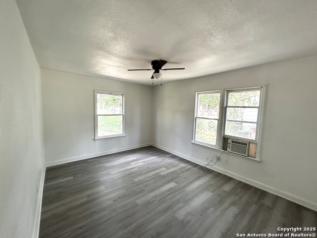 Image 10 of 22 For 1506 Avenue E N