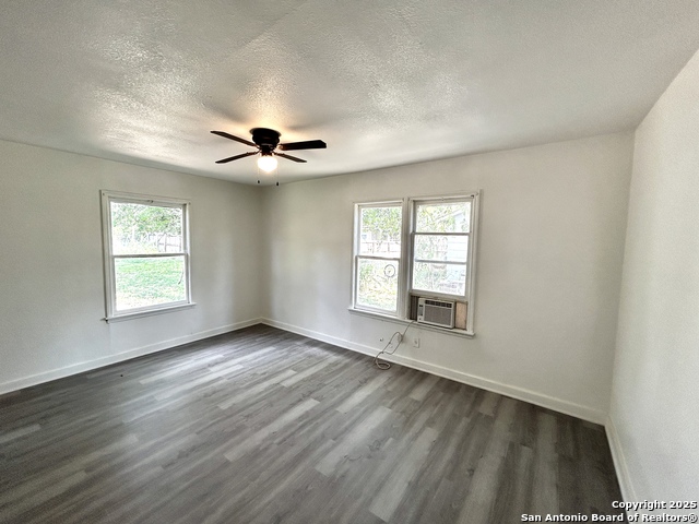 Image 13 of 22 For 1506 Avenue E N