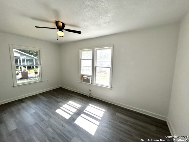 Image 17 of 22 For 1506 Avenue E N