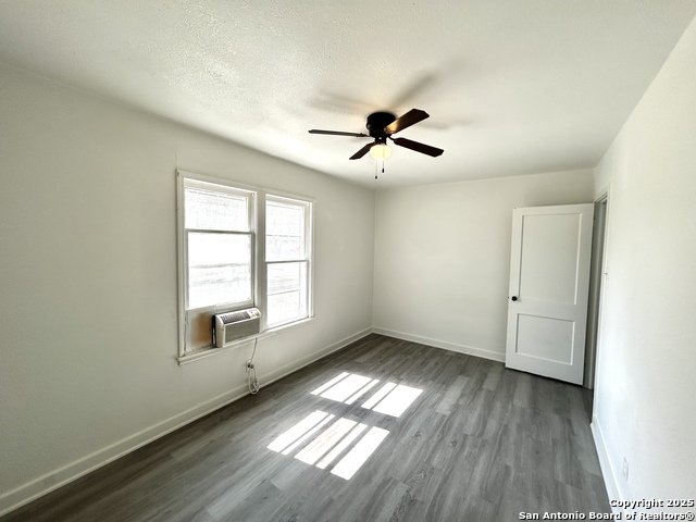 Image 18 of 22 For 1506 Avenue E N