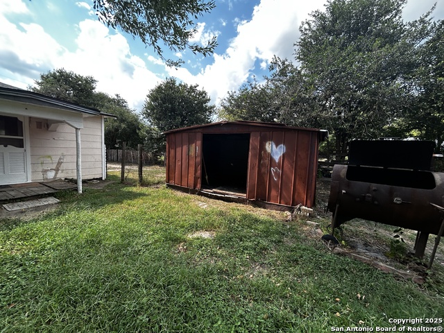 Image 22 of 22 For 1506 Avenue E N