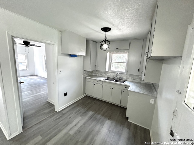 Image 4 of 22 For 1506 Avenue E N