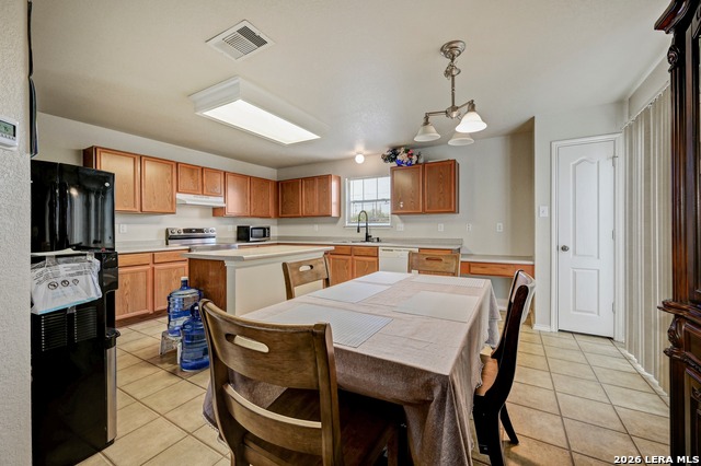 Image 11 of 21 For 7 Bedford Bay