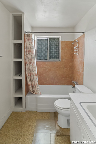 Image 10 of 13 For 704 Washington St N