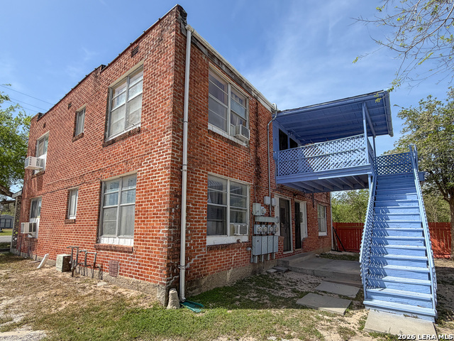 Image 12 of 13 For 704 Washington St N