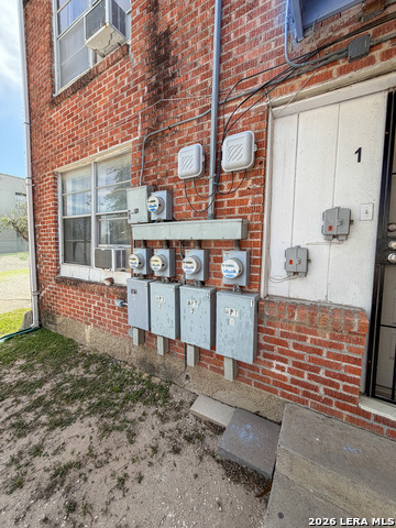 Image 13 of 13 For 704 Washington St N